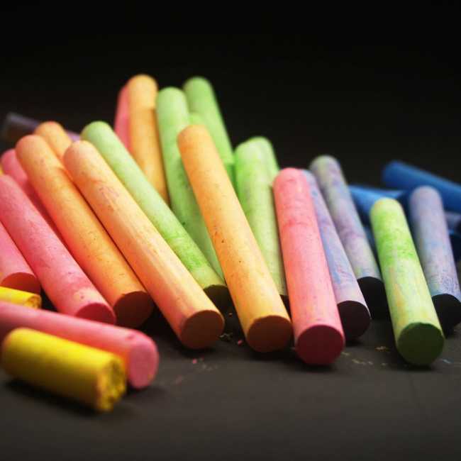 5 Types Of Painting Materials Taught To Use in Drawing Classes